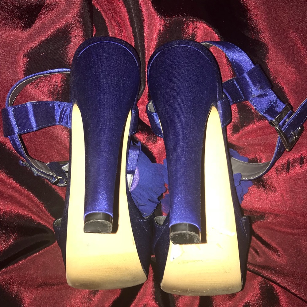 Shoes - Picture 4 of 4